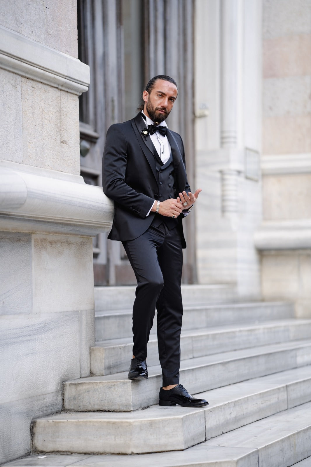 Daniel Black Slim Fit Shawl Lapel Tuxedo - Timeless Elegance for Men