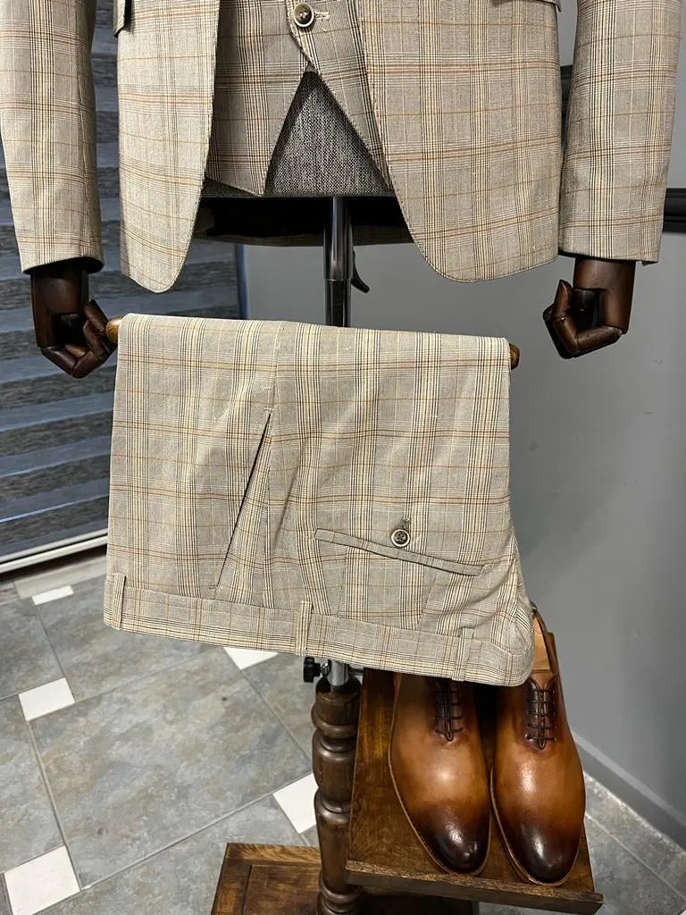 Fremont Camel Slim Fit Peak Lapel Plaid Suit - Elegant Three-Piece Ensemble BOJONI