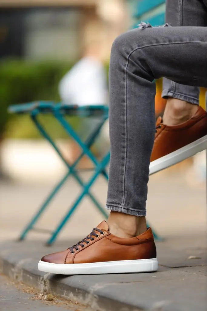Lawson Tan Low-Top Sneakers: The Perfect Blend of Style and Comfort - BRABION