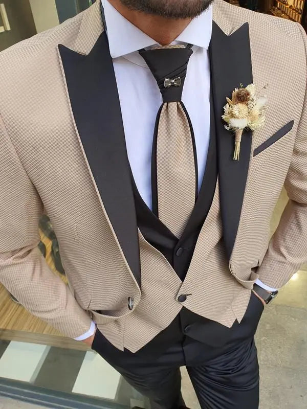 Forenza Gold Peak Lapel Tuxedo: Timeless Elegance for Formal Occasions - BRABION