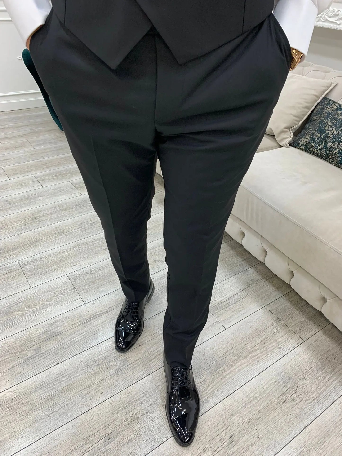 Caesar Black Slim Fit Peak Lapel Floral Patterned Tuxedo - BRABION