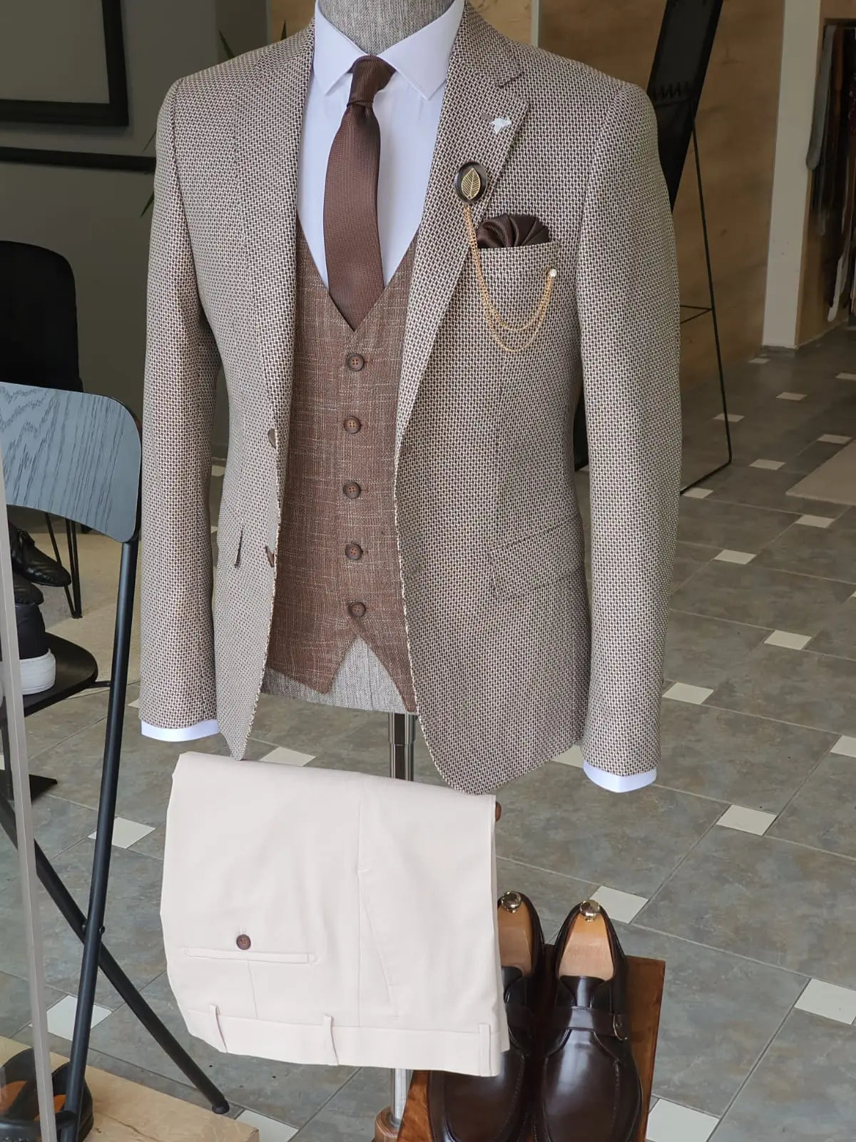 Acacia Beige Slim Fit Notch Lapel Suit - Three-Piece Elegance BOJONI