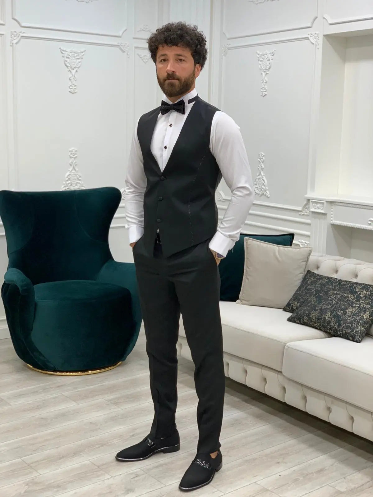 Molalla Black Velvet Peak Lapel Tuxedo: Perfect Elegance for Formal Occasions - BRABION