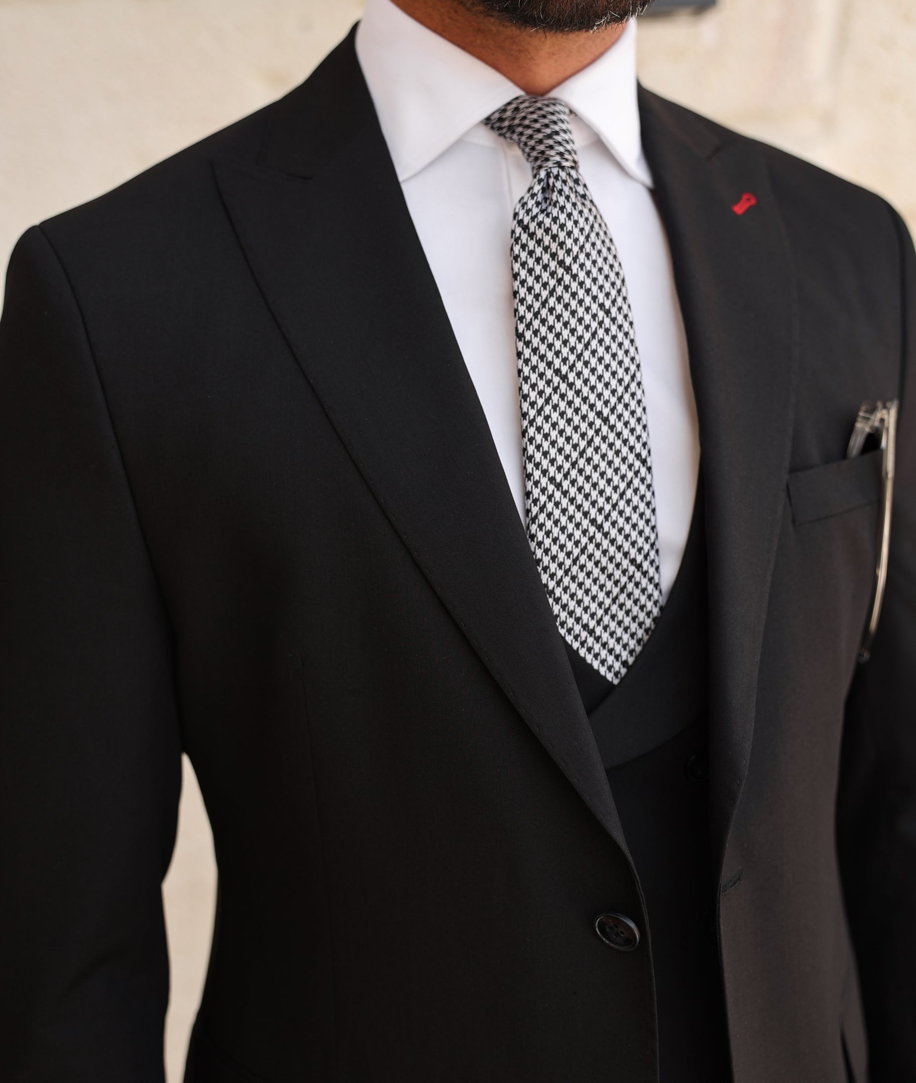 Black Modern-Fit Suit 3-Piece VIOSSI