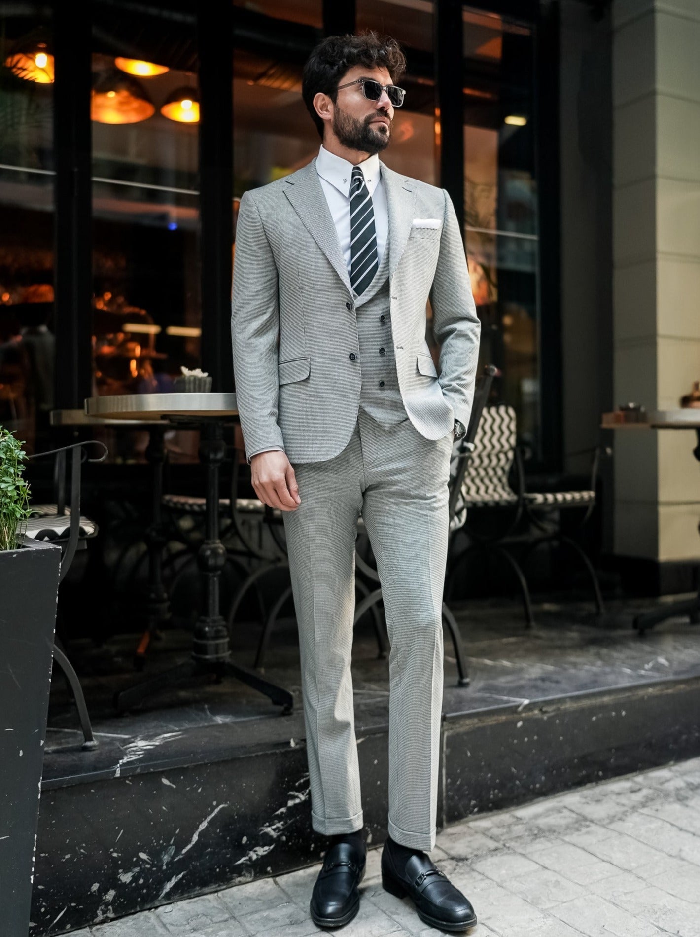 White Houndstooth Slim-Fit Suit 3-Piece VIOSSI