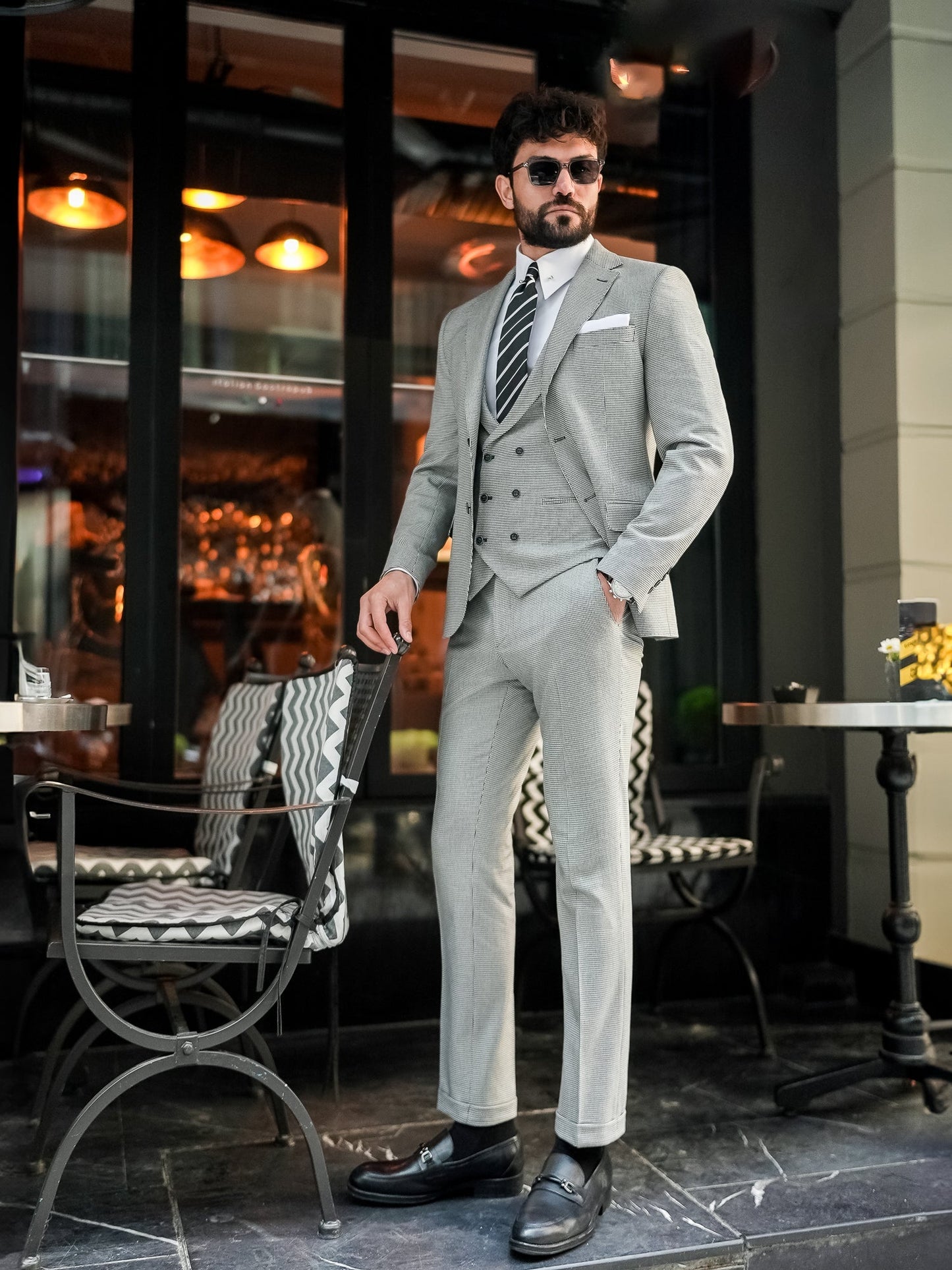 White Houndstooth Slim-Fit Suit 3-Piece VIOSSI