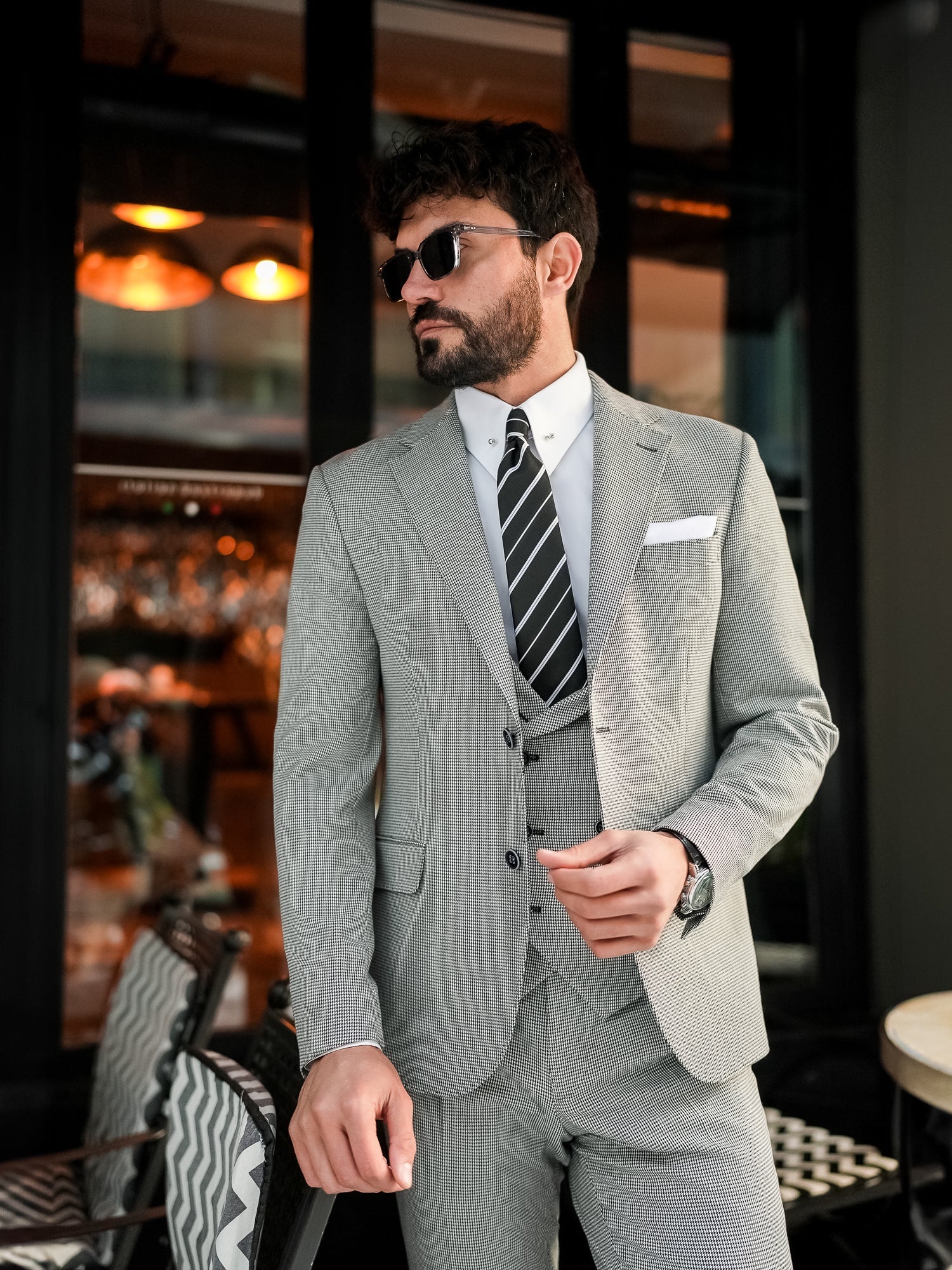White Houndstooth Slim-Fit Suit 3-Piece VIOSSI