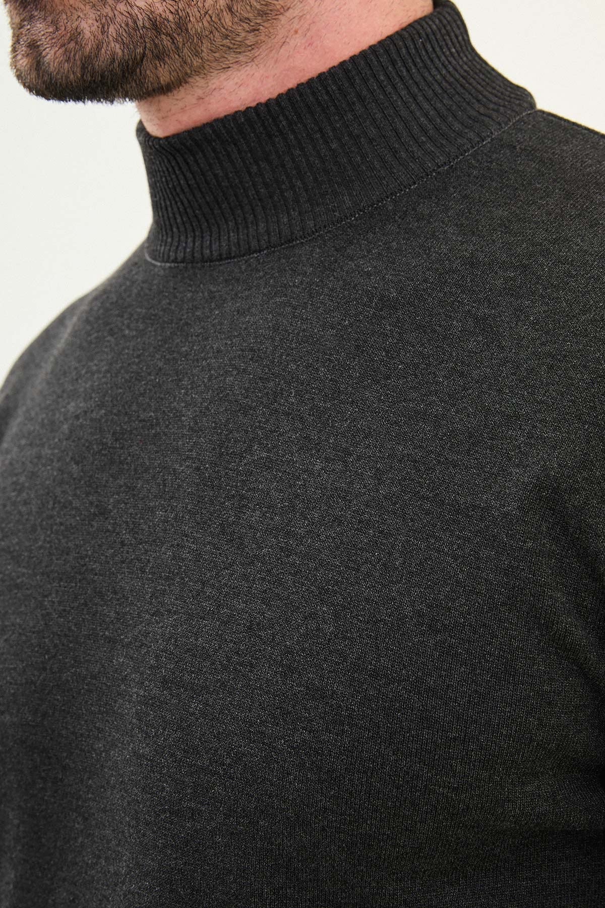 Men’s Gray Knit Half-Turtleneck Pullover – Slim Fit
