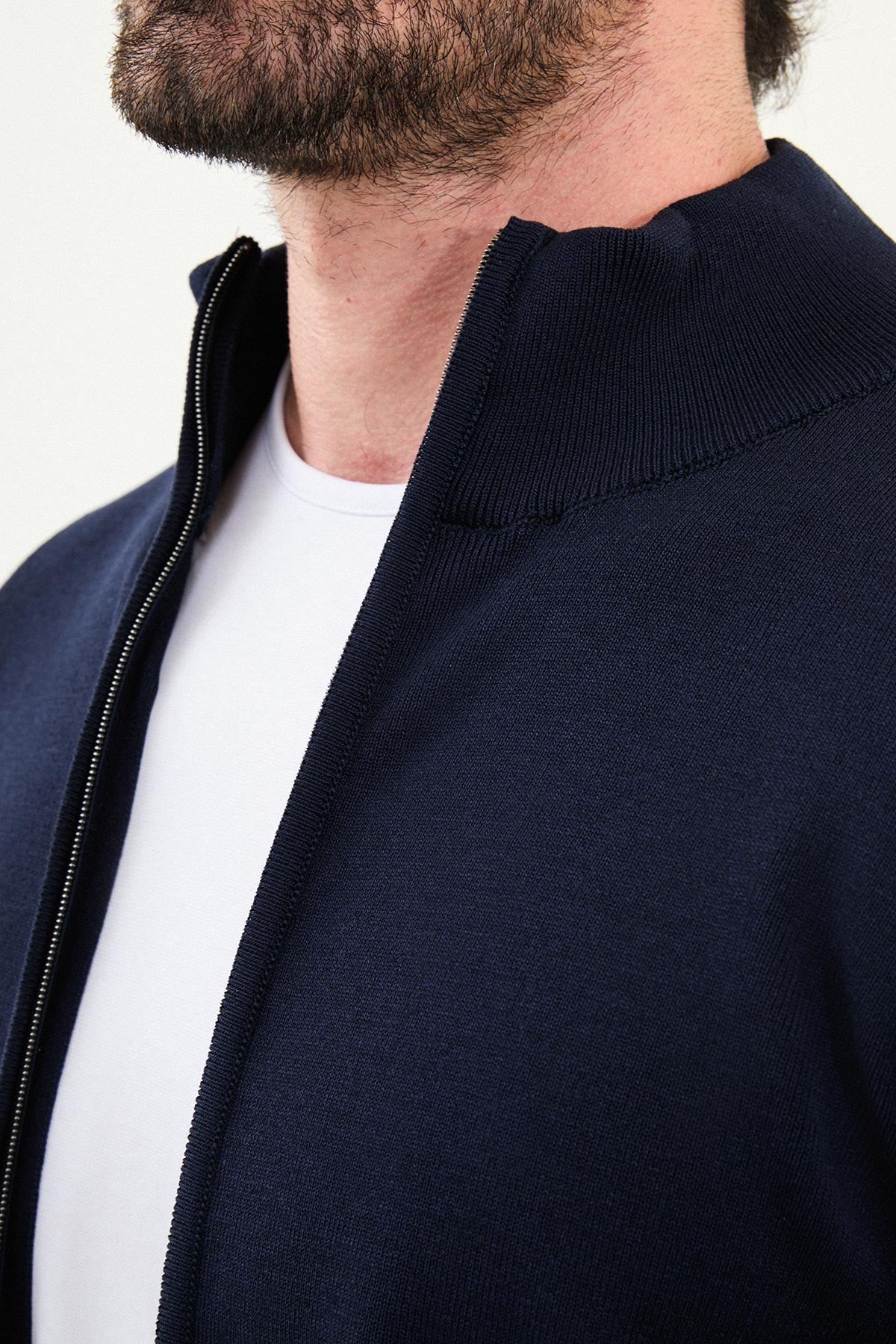 Men's Slim-Fit Zip-Up Knit Cardigan – Navy Blue