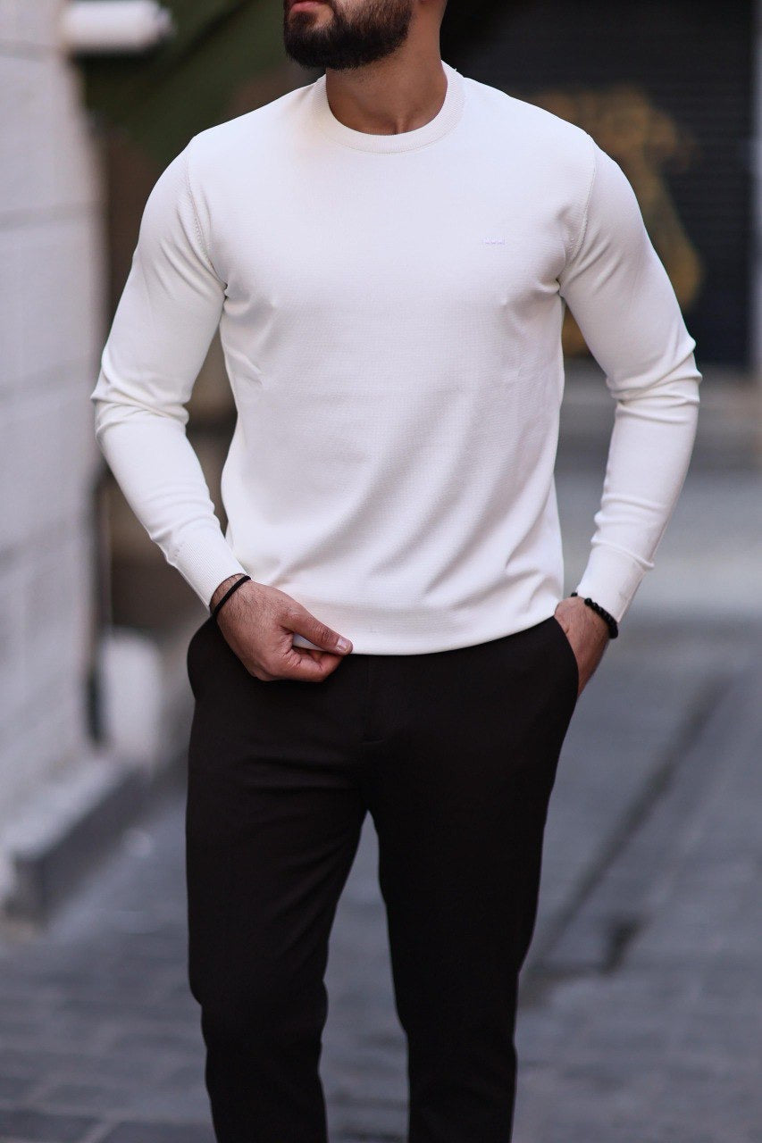 Men’s White Crew Neck Slim-Fit Sweater