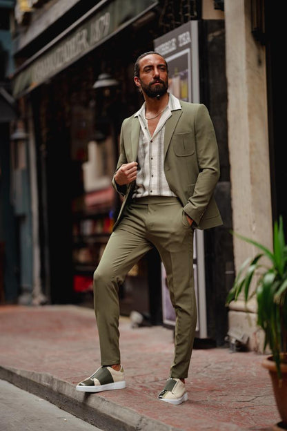 Evo Green Slim Fit Wool Suit - A Timeless Choice for Every Occasion