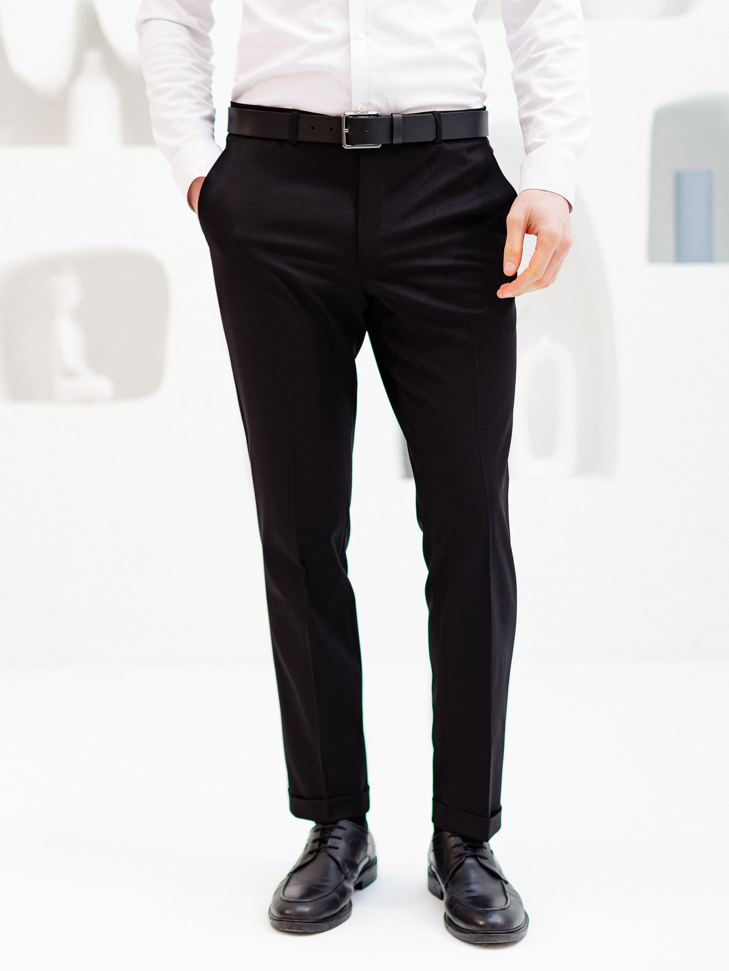Black Mid Waist Slim-Fit Pants VIOSSI
