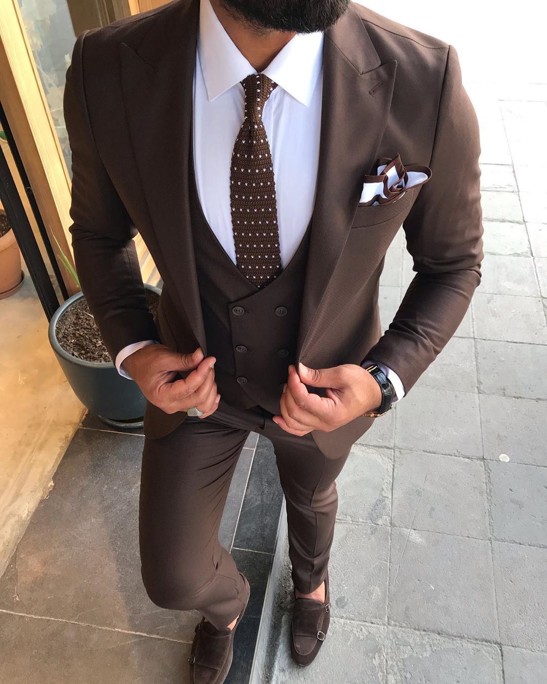 Davis Brown Slim-Fit Suit - Elegant Three-Piece Attire