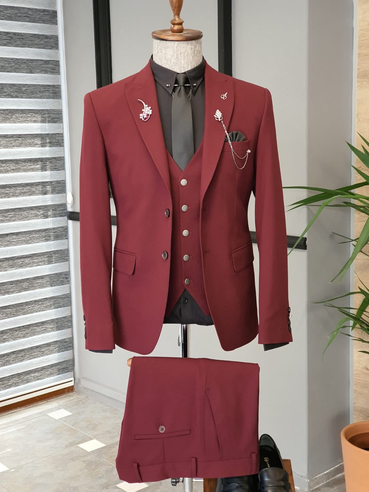 Napoli Red Slim Fit Suit – Elevate Your Wardrobe brabion