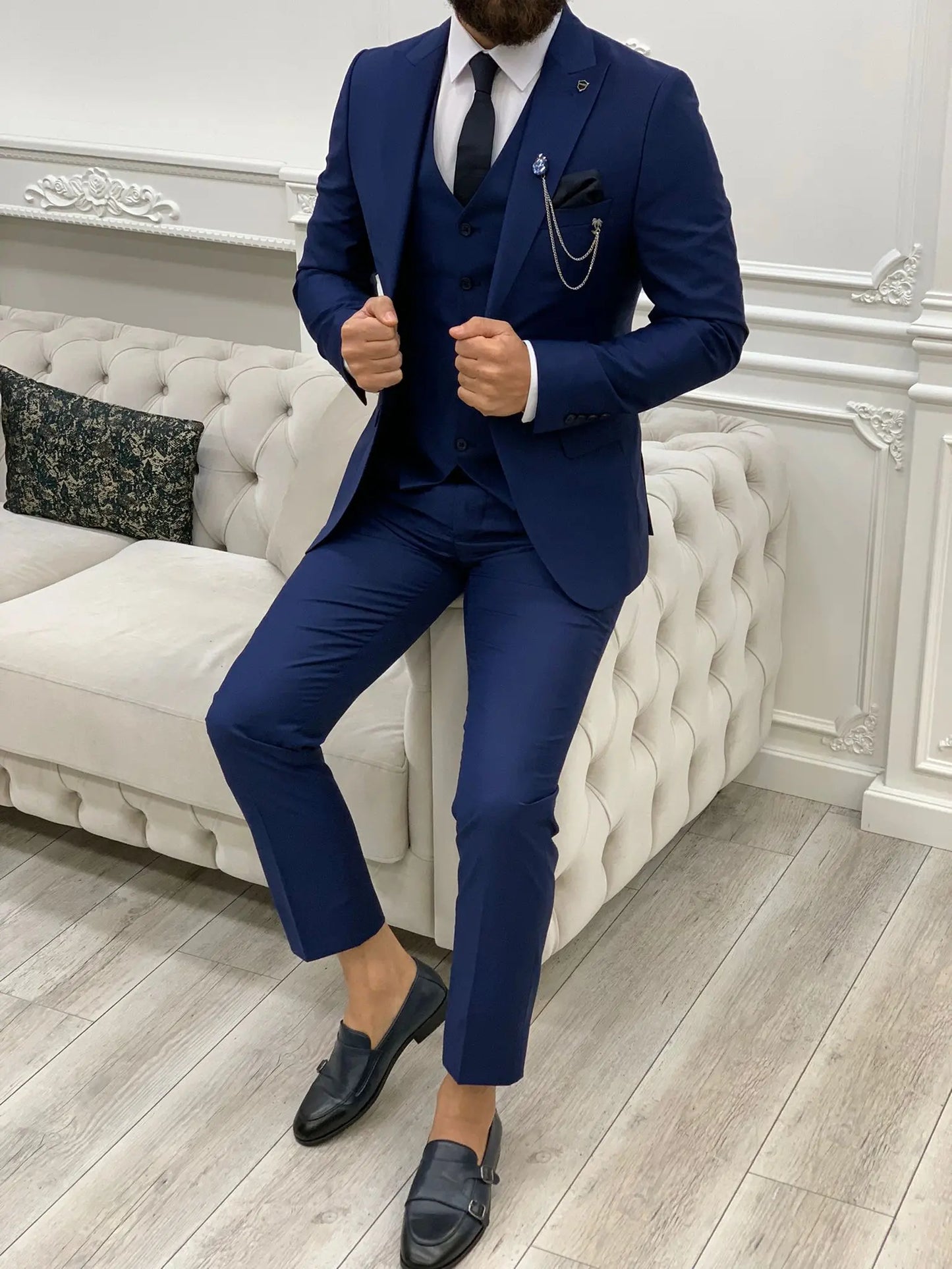 Men's Navy Blue Slim Fit Peak Lapel Suit - The Perfect Choice for Every Occasion BOJONI