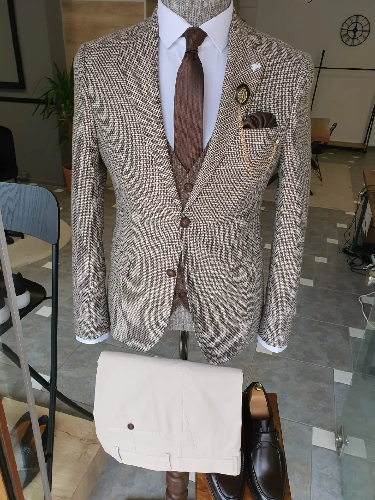 Acacia Beige Slim Fit Notch Lapel Suit - Three-Piece Elegance BOJONI