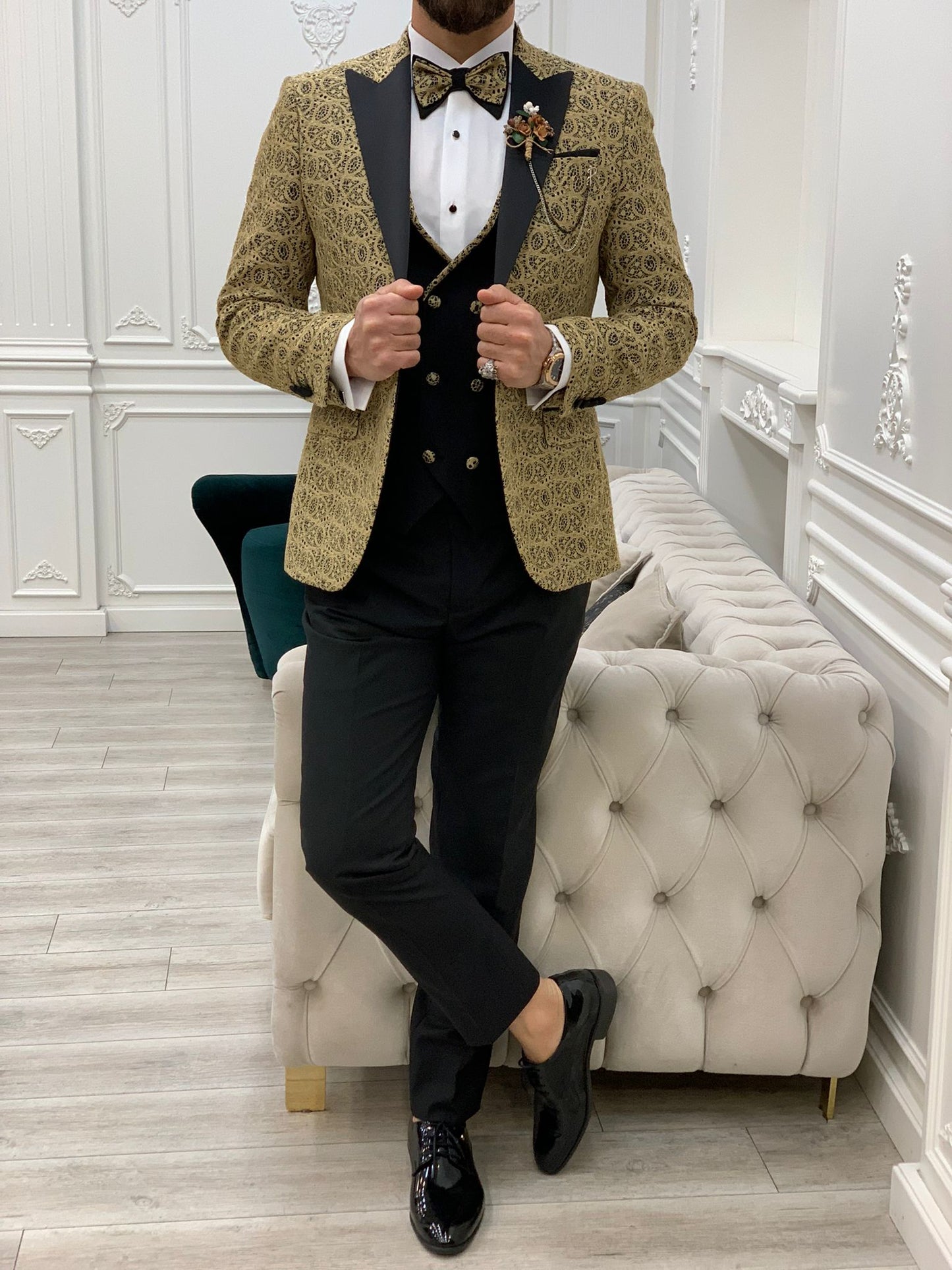 Caesar Golden Slim Fit Peak Lapel Floral Patterned Tuxedo