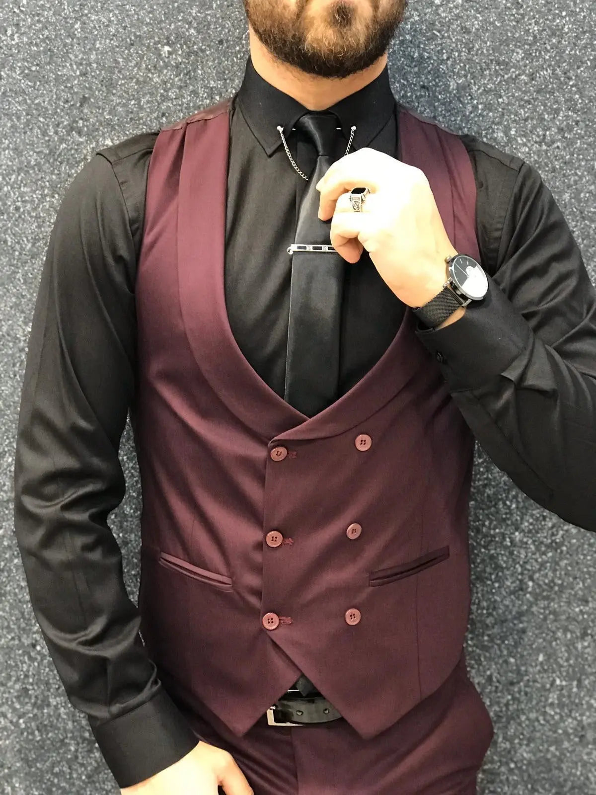 Wanker Burgundy Slim Fit Wool Suit: Elegance Redefined brabion