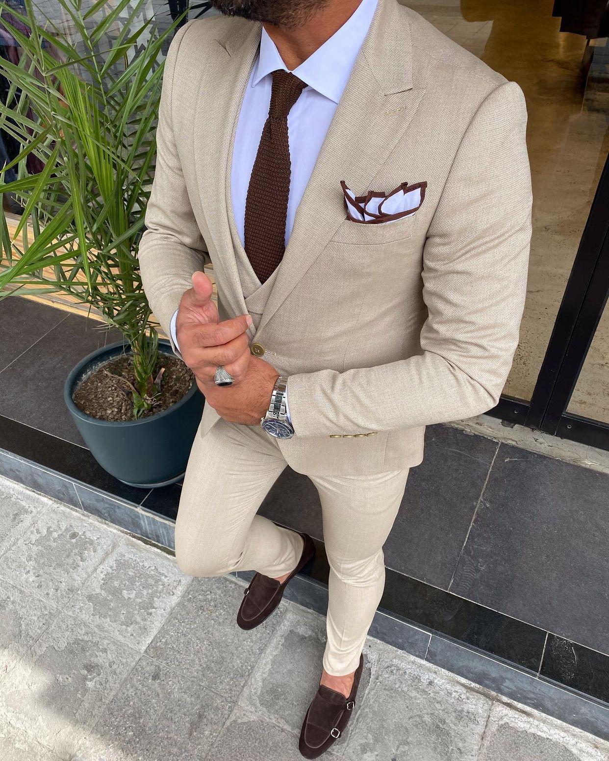 Bonomi Beige Slim-Fit Suit: The Ultimate Three-Piece Ensemble brabion