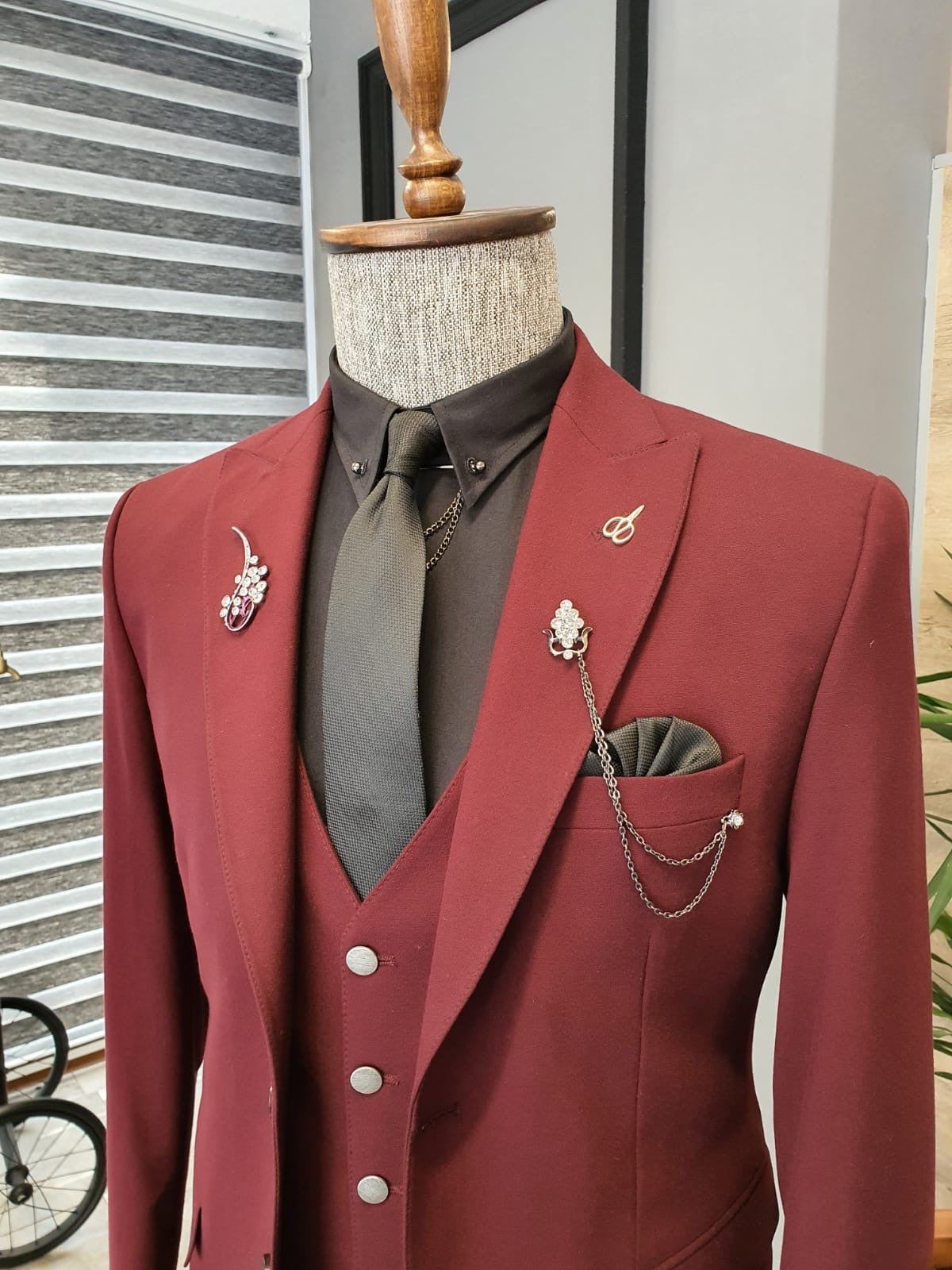 Napoli Red Slim Fit Suit – Elevate Your Wardrobe brabion