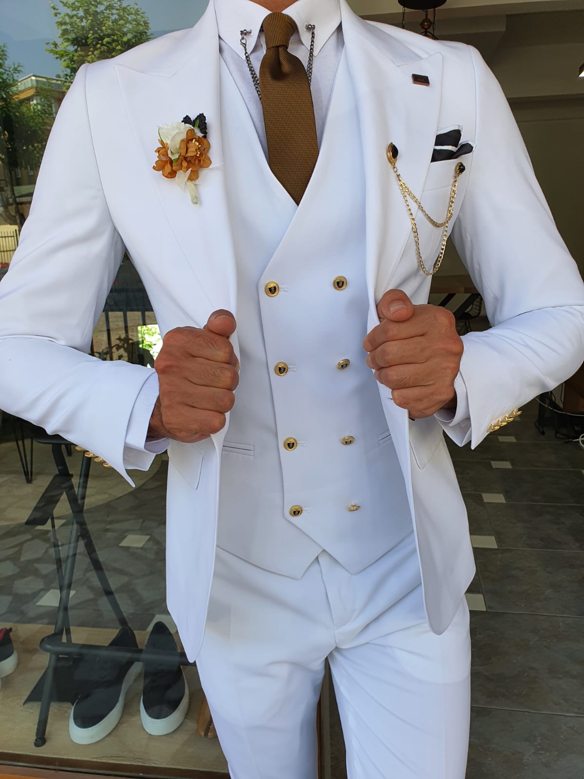 Boston White Slim Fit Peak Lapel Wool Suit for Modern Men