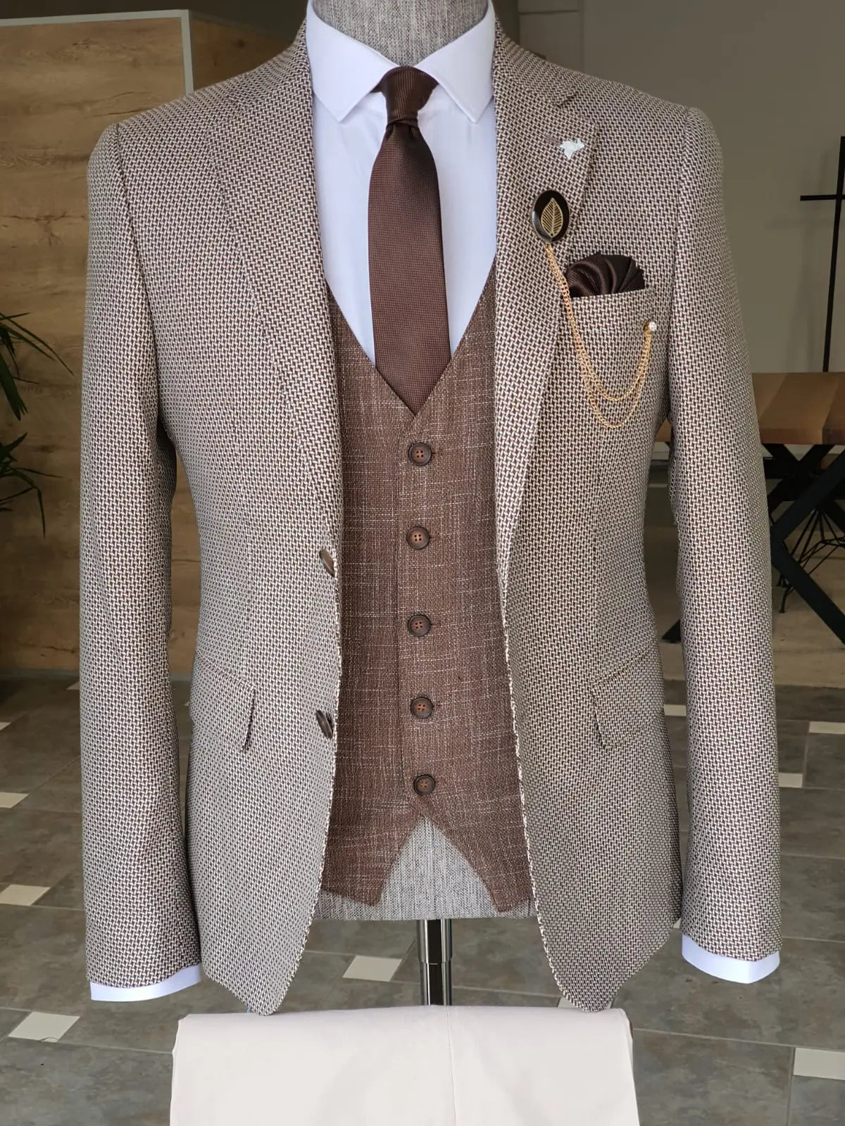 Acacia Beige Slim Fit Notch Lapel Suit - Three-Piece Elegance BOJONI