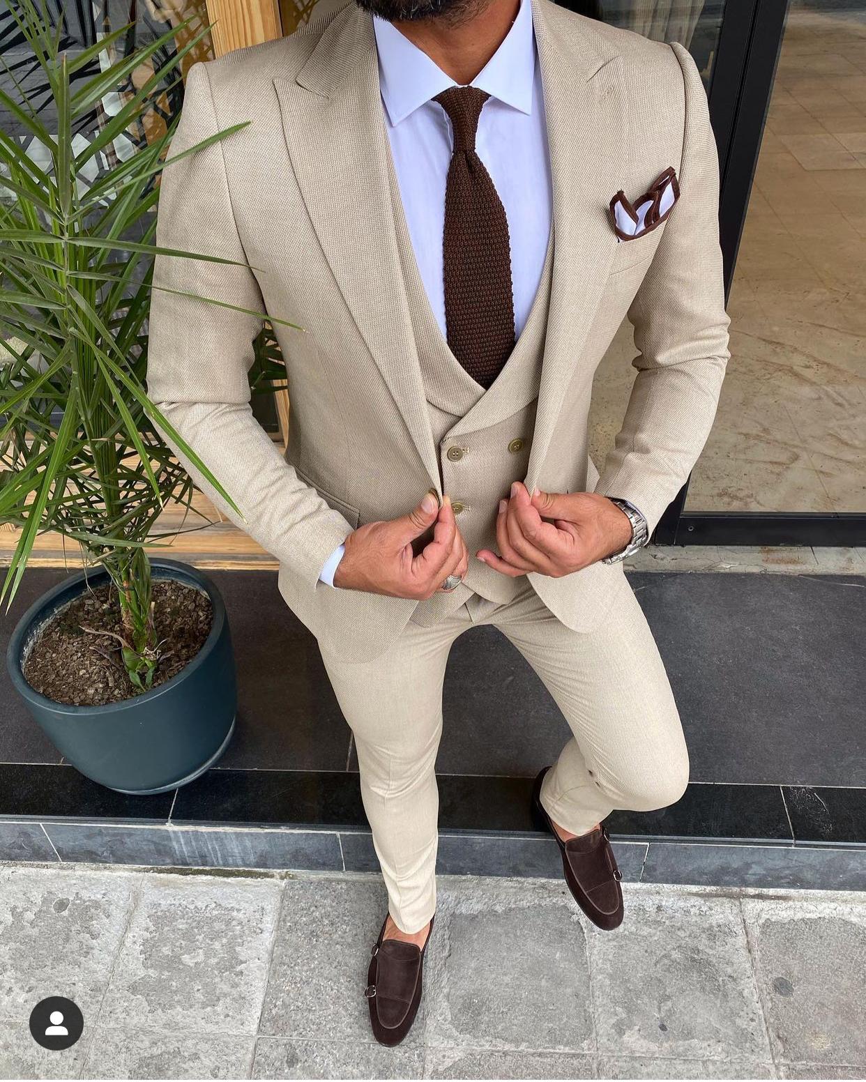 Bonomi Beige Slim-Fit Suit: The Ultimate Three-Piece Ensemble brabion